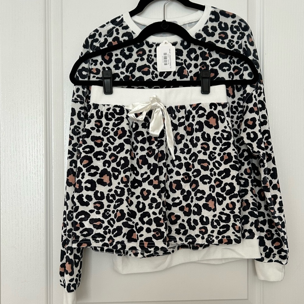 ✨NWT✨ Miss Sparkling Size L leopard print shorts sleep set